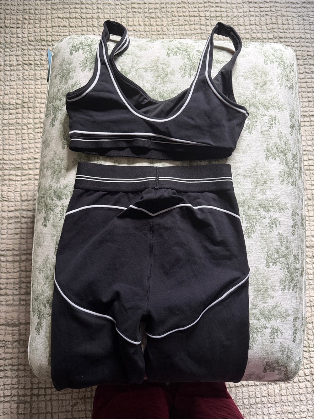 Alo workout set - Picture 3 of 3
